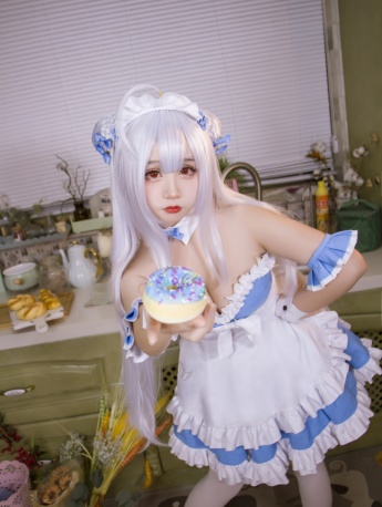 火辣cos美女丰满性感洋装诱惑写真