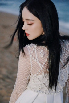 Beautiful photo of Nazha in white pearl dress