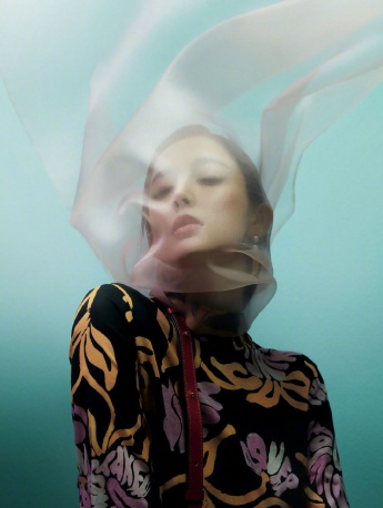 Guli Nazha Hazy Veil Cover Photo Picture