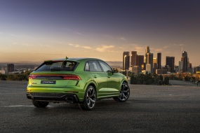 2020 Audi RS Q8 pictures desktop wallpaper