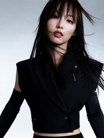 張嘉倪魚尾裙魅力性感寫真