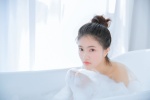 泡泡浴美女白皙肌膚性感迷人寫真