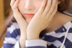细长腿美女文艺风性感写真