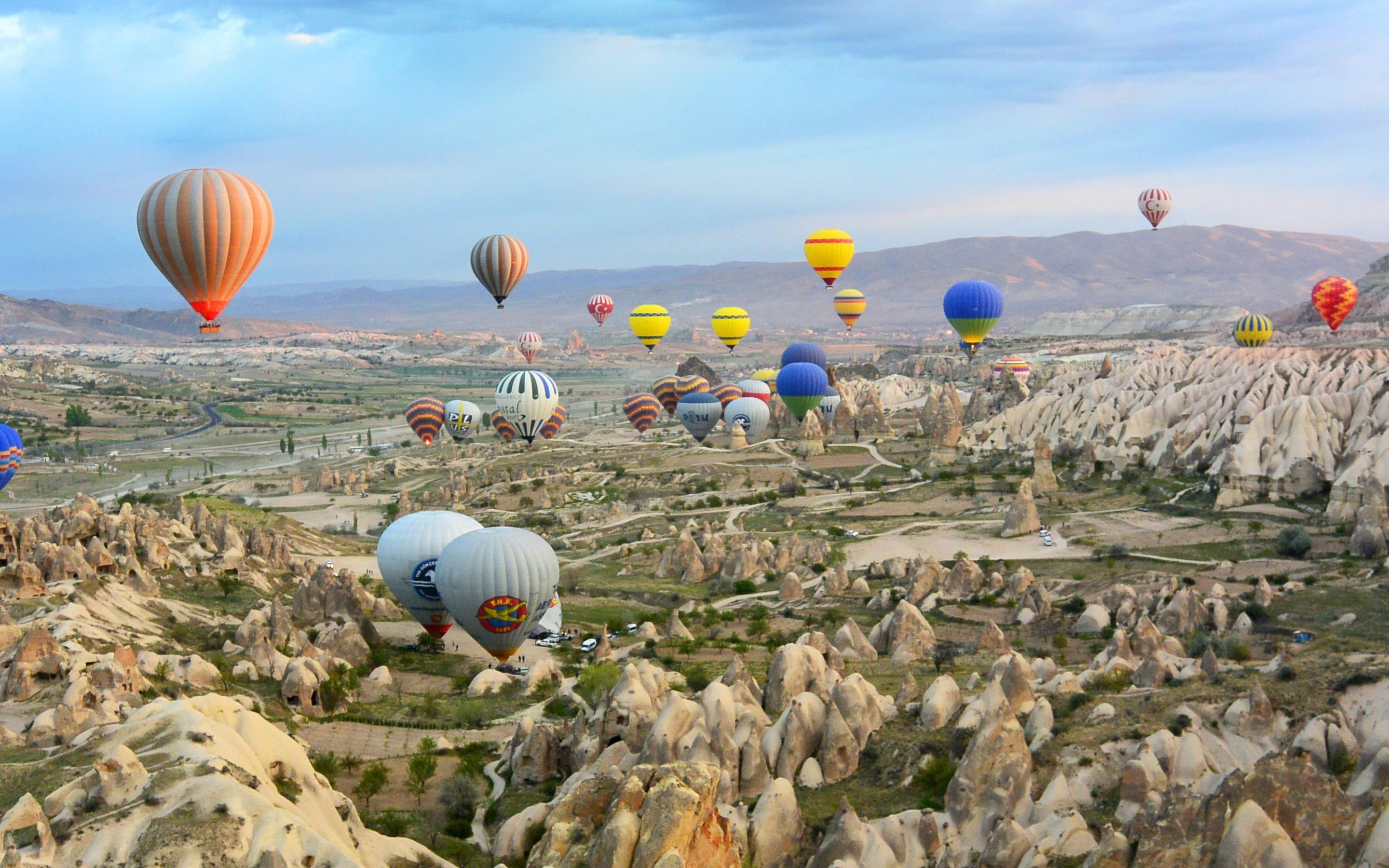 土耳其卡帕多奇亚热气球图片壁纸
