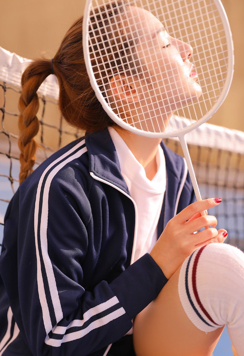 网球少女白丝制服诱惑性感户外写真