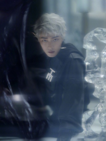 蕭戰時尚芭莎帥氣寫真圖片