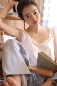 吊带阔腿裤美女清纯私房写真