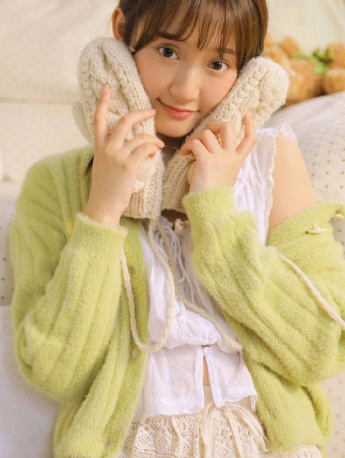 Fresh and lovely private photos of beauties