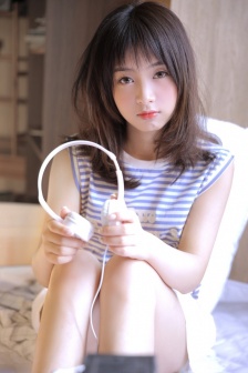 唯美可爱的轻熟少女写真