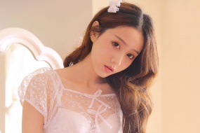 蕾絲美女性感寫真桌麵壁紙