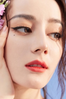 迪麗熱巴碎花抹胸長裙手機壁紙