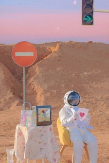 Creative astronaut mobile wallpaper