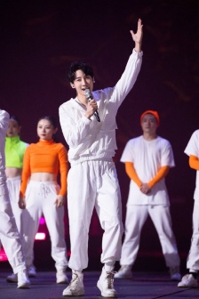 McHenry《the brother who overcame all obstacles》3rd issue stills pictures