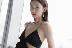 Sexy pictures of Zhou Yiran's Harper's Bazaar annual party