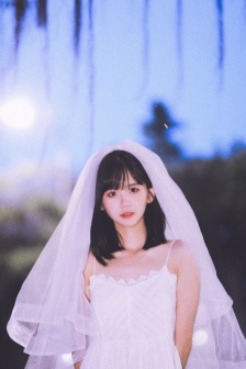 井川里予吊带裙写真手机壁纸