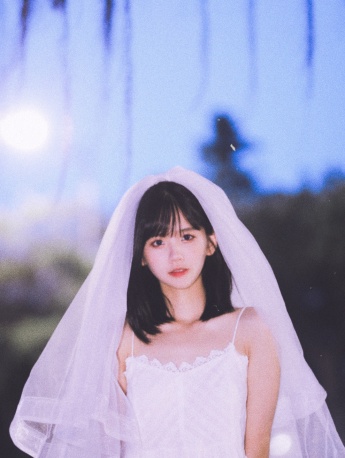 Ikawa Riyu suspender skirt photo mobile wallpaper