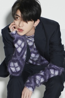 Handsome star Cai Xukun mobile wallpaper