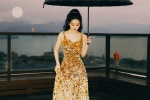 Zhao Liying glamorous and sexy photo in gilt dress