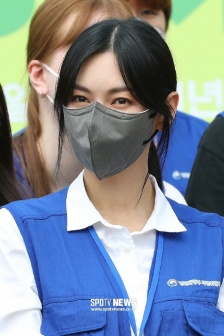 News photo of Kim So-yeon’s volunteer activities