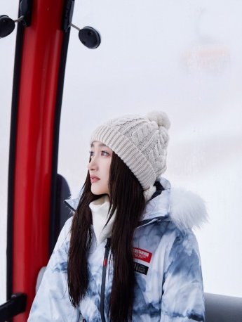 關曉彤冬奧會助雪場寫真