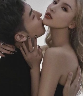 High-end textured dark style couple avatars