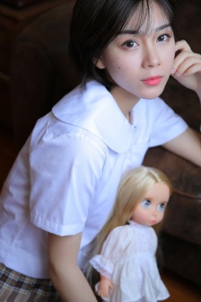 清冷短发美女学生制服性感写真