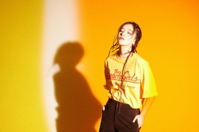 Sexy beauty Kan Qingzi desktop wallpaper picture