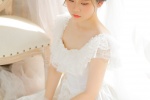 优雅白色婚纱裙美女唯美写真图片