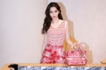 Angelababy's vibrant and sexy photo in printed suit