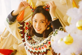 麋鹿少女圣诞写真图片桌面壁纸