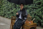 Li Yifeng's lazy and handsome photo in black leather jacket