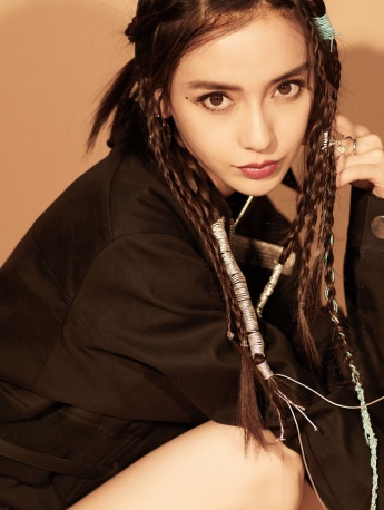 Yang Ying fashionable dreadlocks photo HD mobile wallpaper