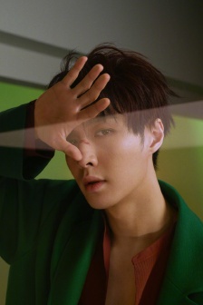 張藝興cosmo帥氣封面寫真