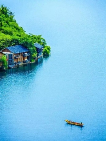 泸沽湖风景图片