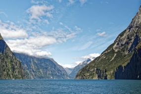 新西蘭南島米爾福德峽灣圖片桌麵壁紙