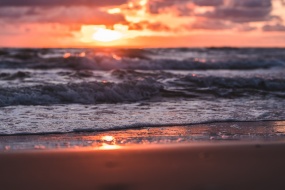 高清海浪图片桌面壁纸