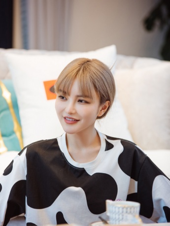 Zhou Yangqing《Daughters' Love 4》Sixth Issue Stills Pictures