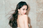 Angelababy露肩挂脖礼服性感写真壁纸