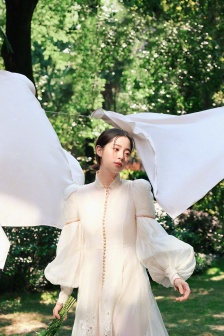 欧阳娜娜文艺复古手机壁纸