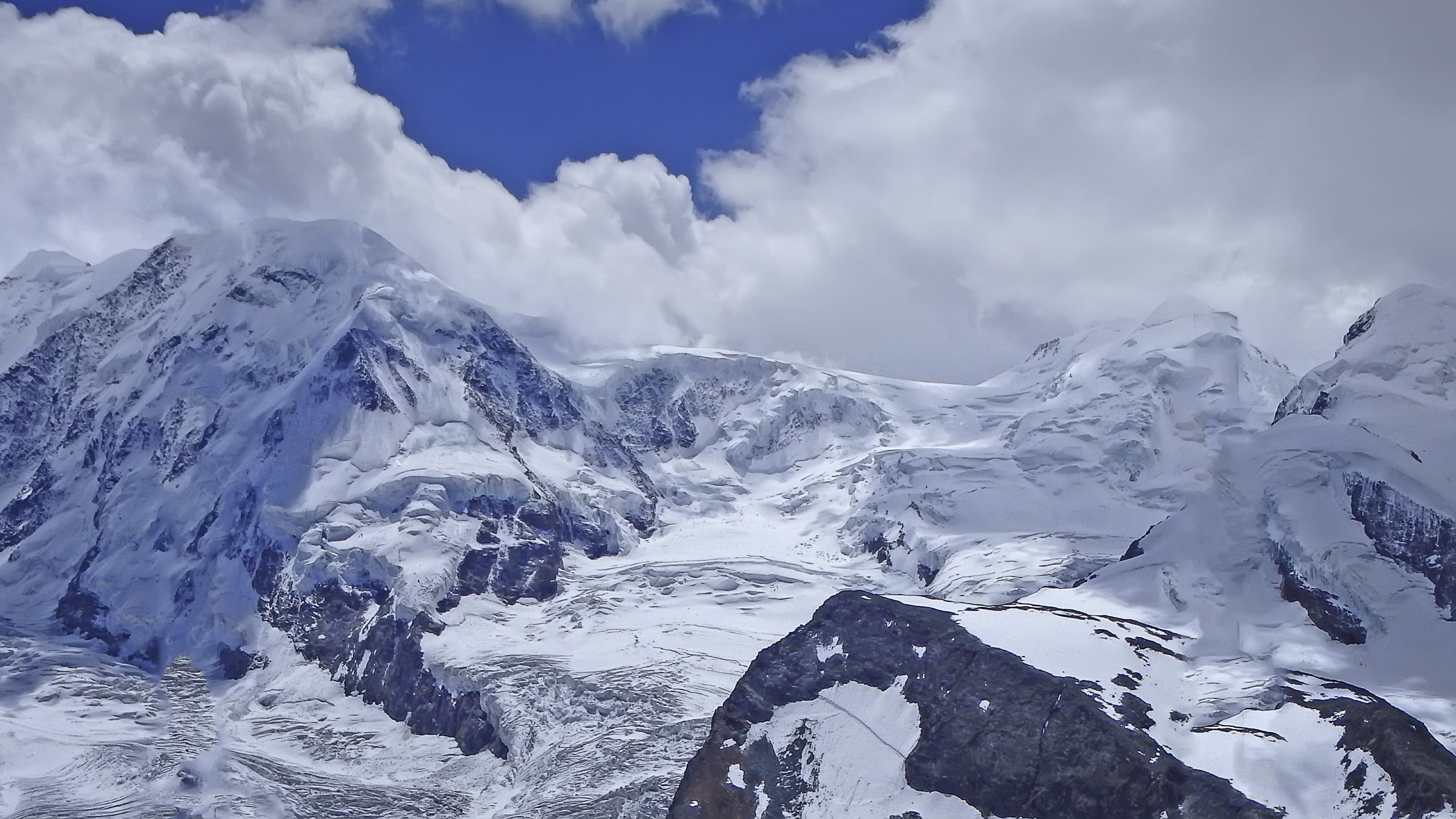 阿尔卑斯山雪景图片桌面壁纸