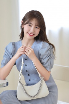 人气美女一栗小莎子性感图片