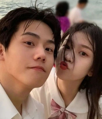 Super sweet couple avatar pictures in love stage