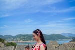 Song Yi's sexy island blockbuster in floral red dress