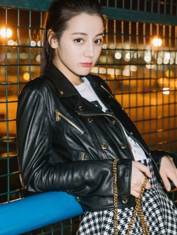 Dilireba street photo mobile wallpaper