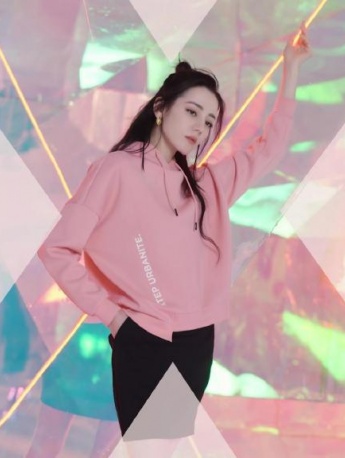 迪麗熱巴清新夏日寫真圖片