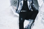 Li Wenhan's cool photo of printed jacket