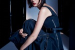 Jun Ji-hyun sexy photo pictures in deep V dress