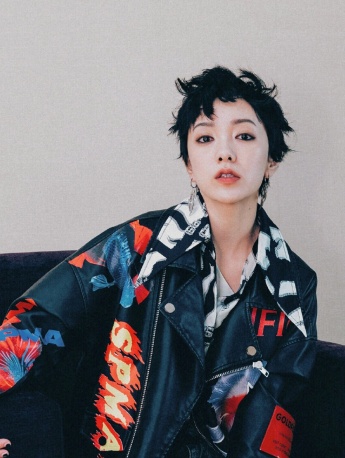 歌手郭采洁手机壁纸图片