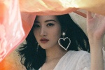 Jing Tian heart-shaped earrings charming sexy photo desktop wallpaper