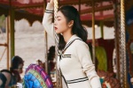 Cai Wenjing sexy photo in white knitted dress